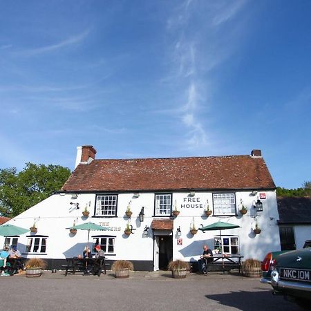 The Cricketers Arms Hotel Petworth Exterior photo