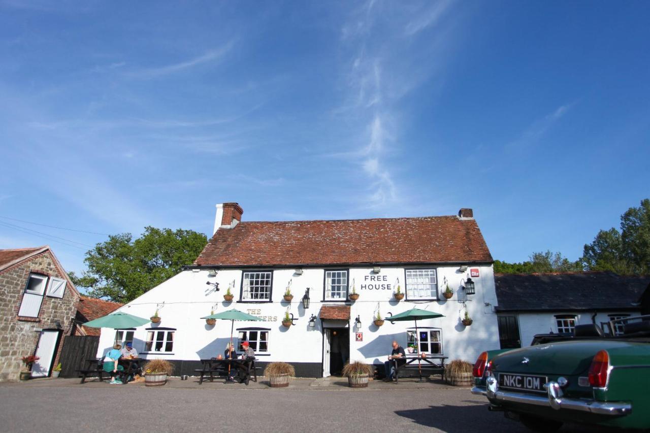 The Cricketers Arms Hotel Petworth Exterior photo