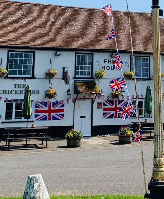 The Cricketers Arms Hotel Petworth Exterior photo
